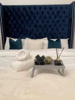 Luxury SuperKingsize Bed in London